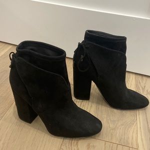 Kendall and Kylie brand black high heeled booted size 7.5